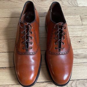 Vintage Alden old logo leather saddle shoes. Size 9.5. Made in England.